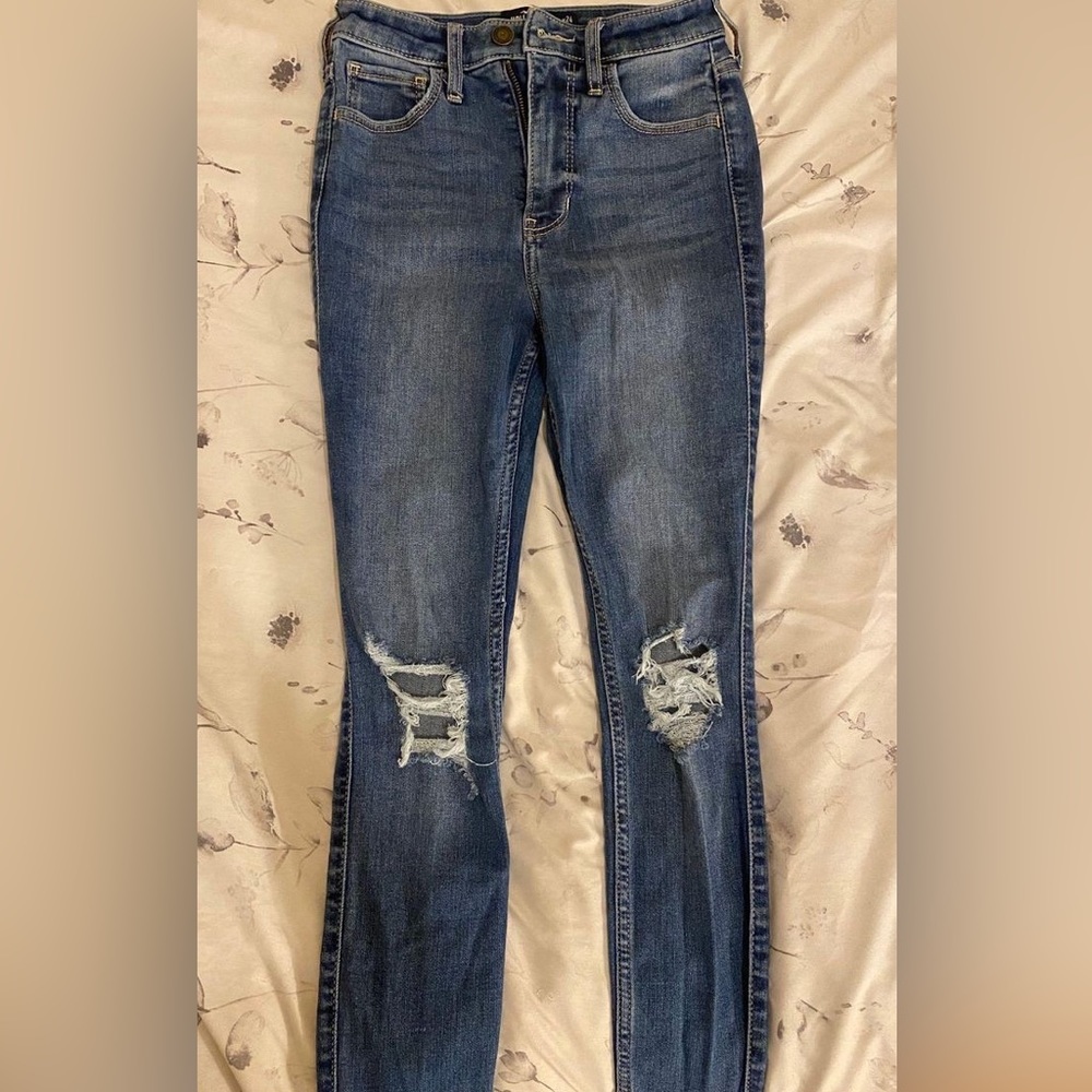 Hollister Ripped Skinny Jeans